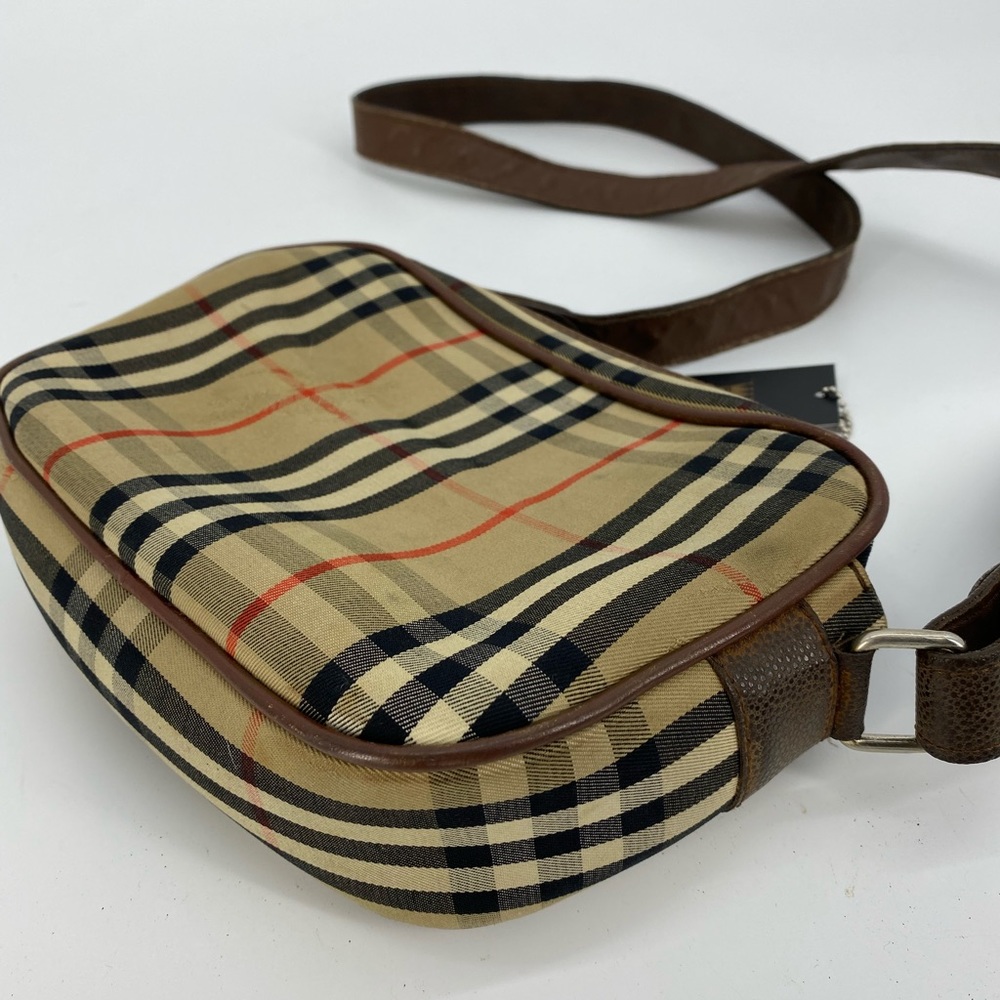 ❤️‍🔥SOLD❤️‍🔥Burberrys Crossbody bag - Picture 4 of 12
